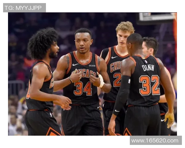 重庆篮球队心理素质引发热议球迷对球队表现的不同看法与分析