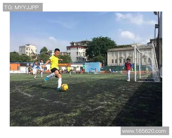 张娜独家解析足球技巧与心得分享助你提升球技与战术理解